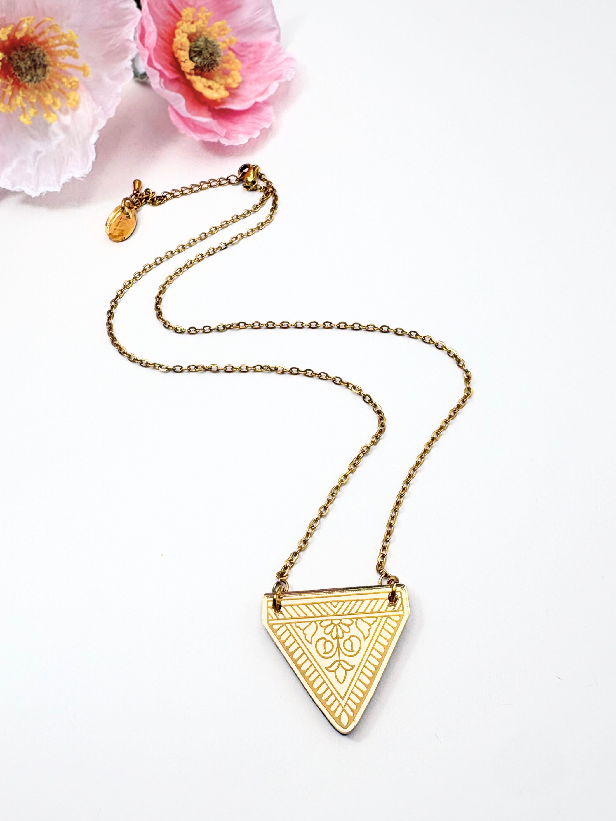 Embrace My Power Affirmation Pendant Necklace – Gold Mirror Acrylic | Isla & Marigold