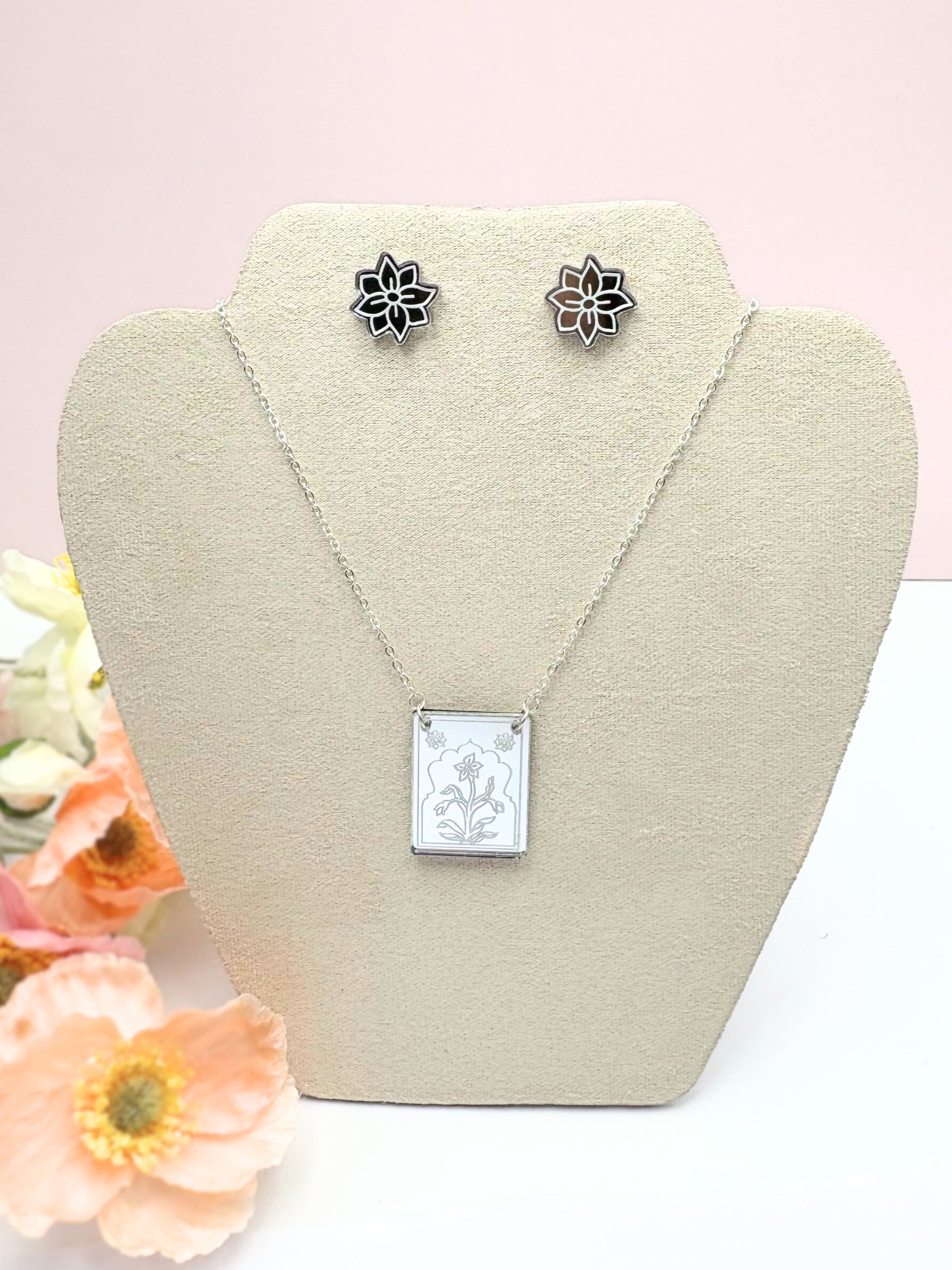 Dream Believe Receive Pendant Affirmation Necklace – Silver Mirror Acrylic | Isla & Marigold
