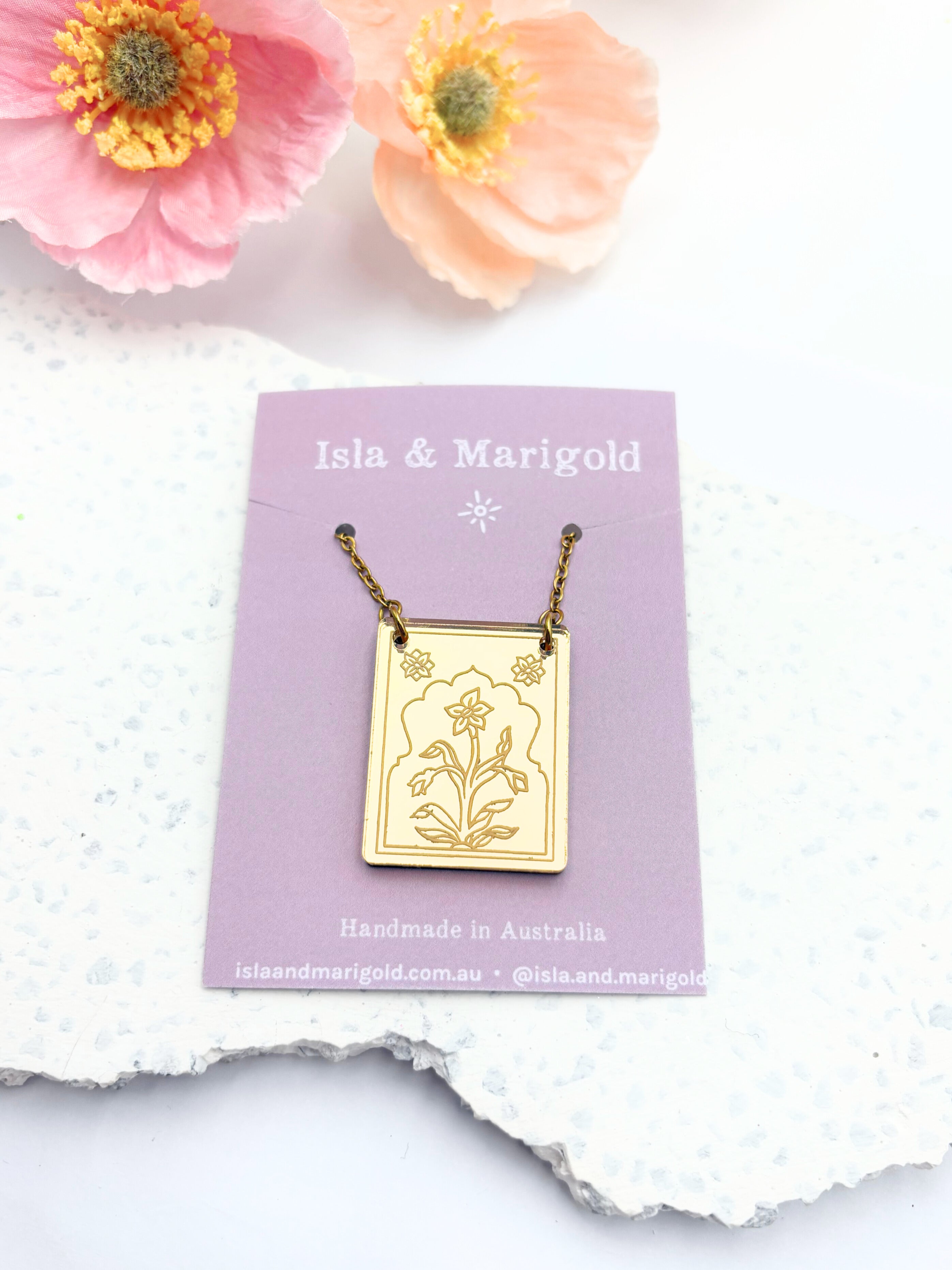 Dream Believe Receive Pendant Affirmation Necklace – Gold Mirror Acrylic | Isla & Marigold