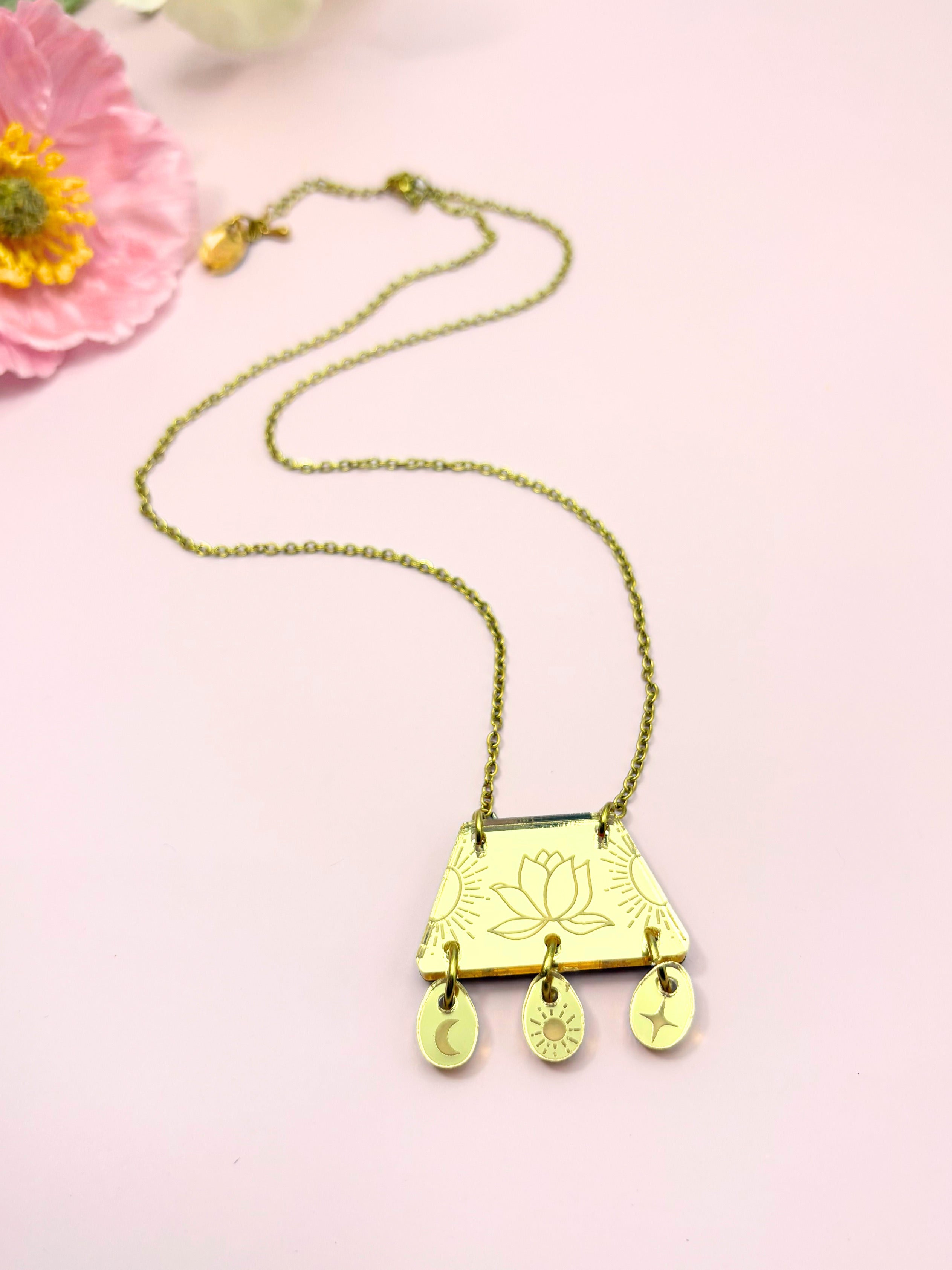 I Will Rise Affirmation Pendant Necklace – Gold Mirror Acrylic | Isla & Marigold