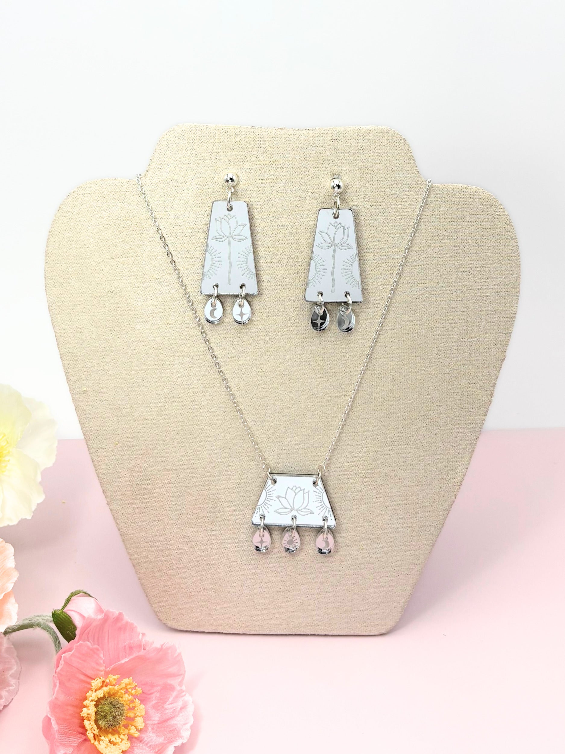 I Will Rise Affirmation Pendant Necklace – Silver Mirror Acrylic | Isla & Marigold