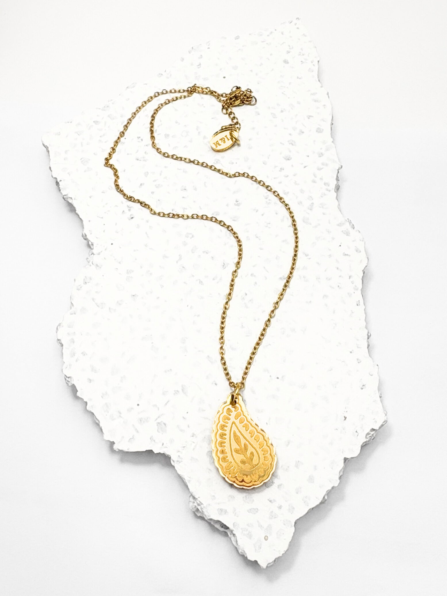 Aligned Abundant Paisley Pendant Affirmation Necklace – Gold Mirror Acrylic | Isla & Marigold