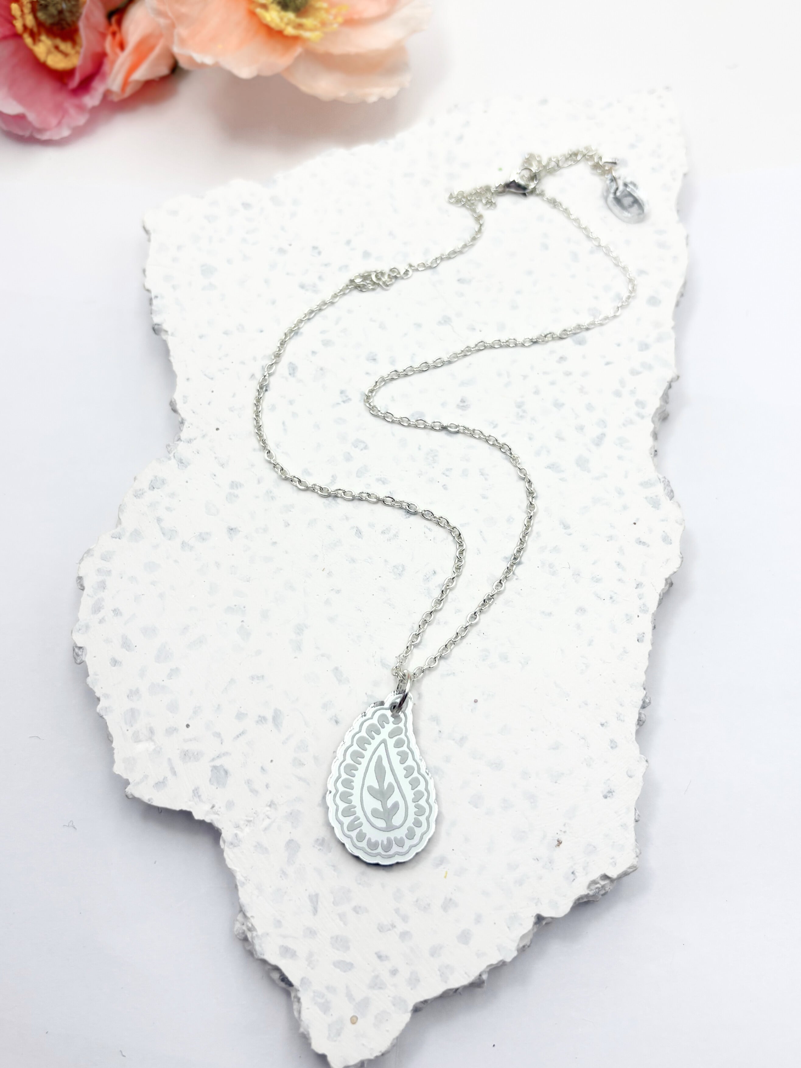 Aligned Abundant Paisley Pendant Affirmation Necklace – Silver Mirror Acrylic | Isla & Marigold