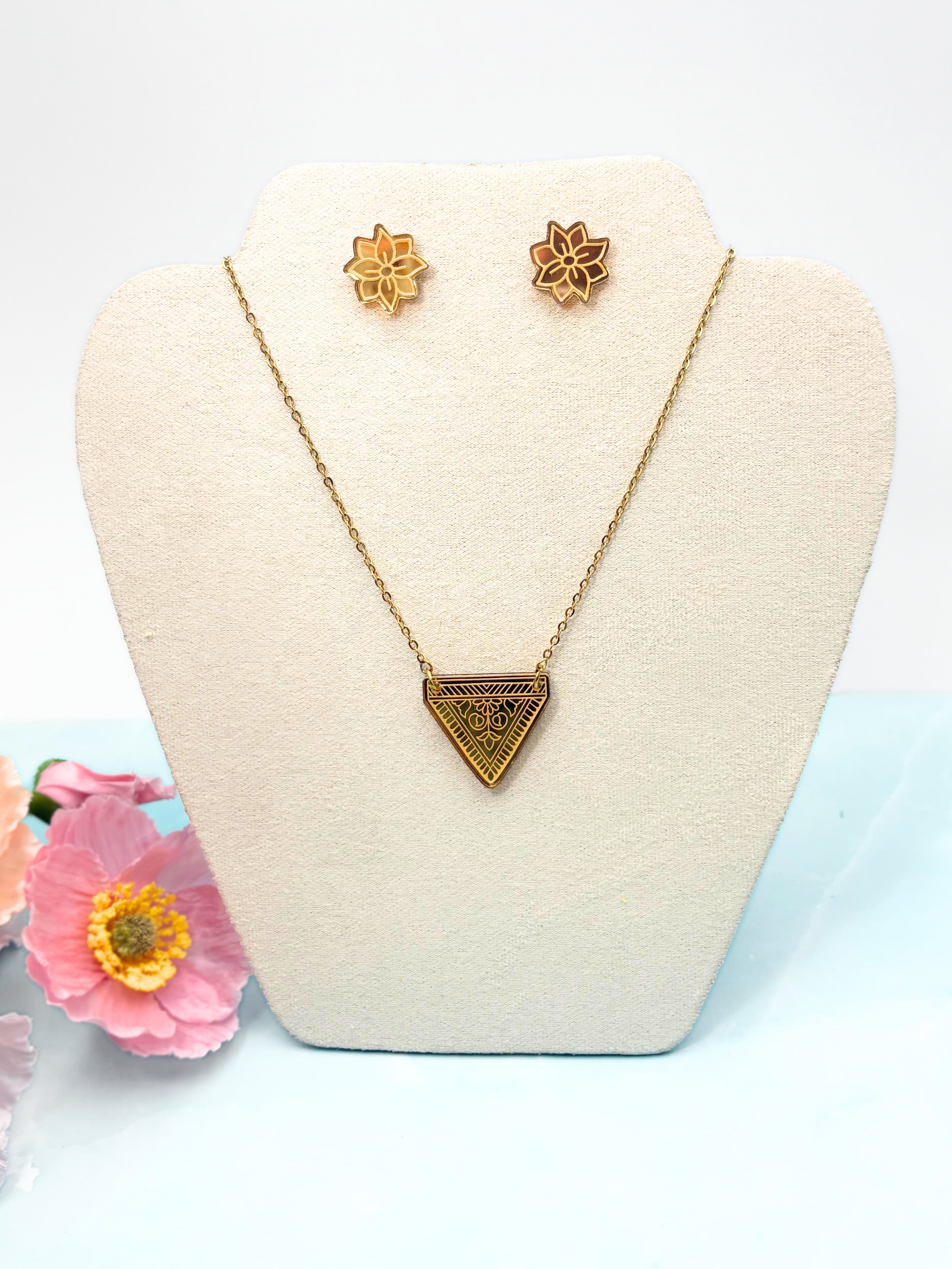 Embrace My Power Affirmation Pendant Necklace – Gold Mirror Acrylic | Isla & Marigold