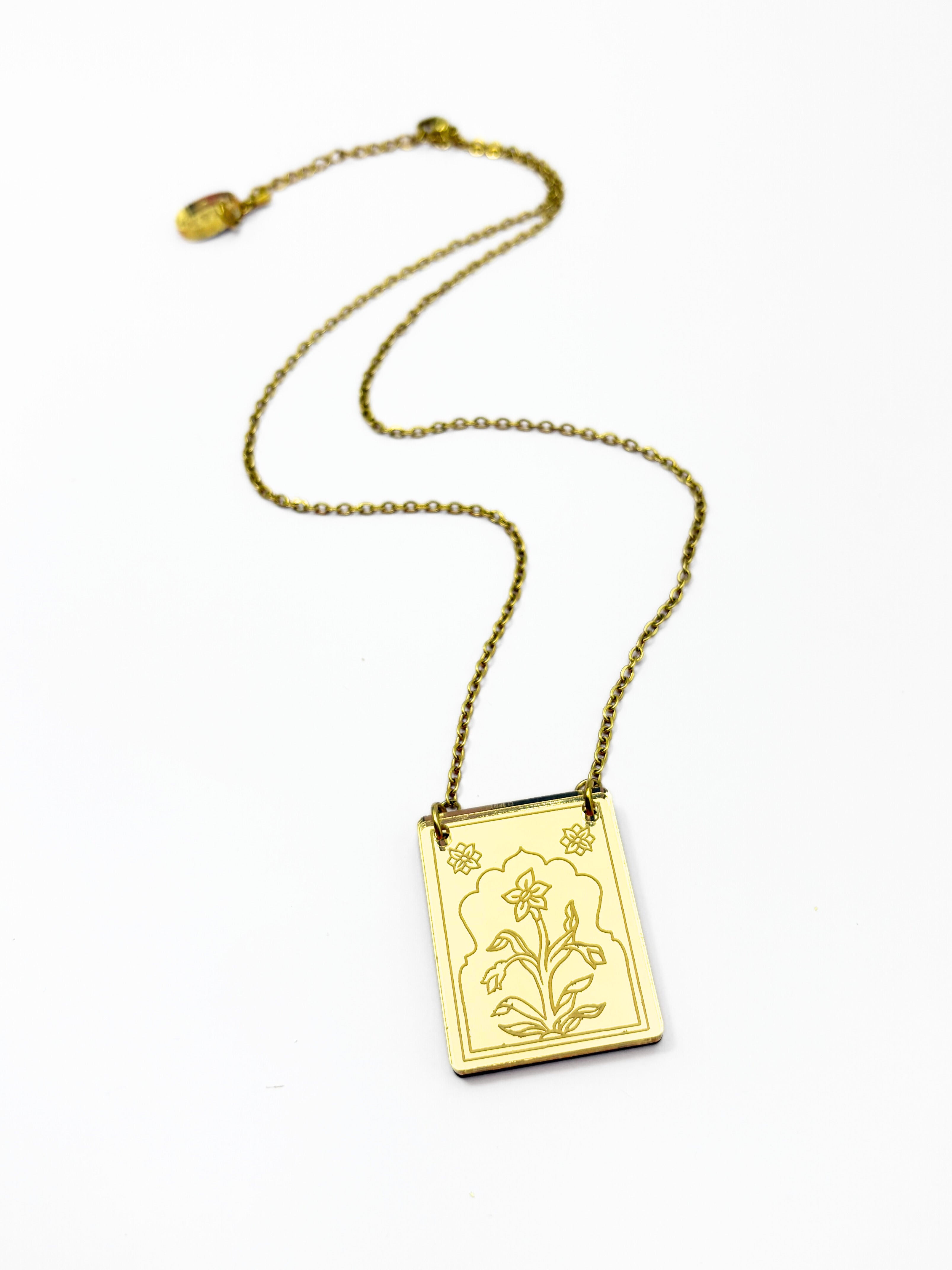 Dream Believe Receive Pendant Affirmation Necklace – Gold Mirror Acrylic | Isla & Marigold